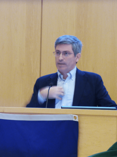 Carl Zimmer discussing his new book "She Has Her Mother's Laugh" at a lunchtime talk at APPC.