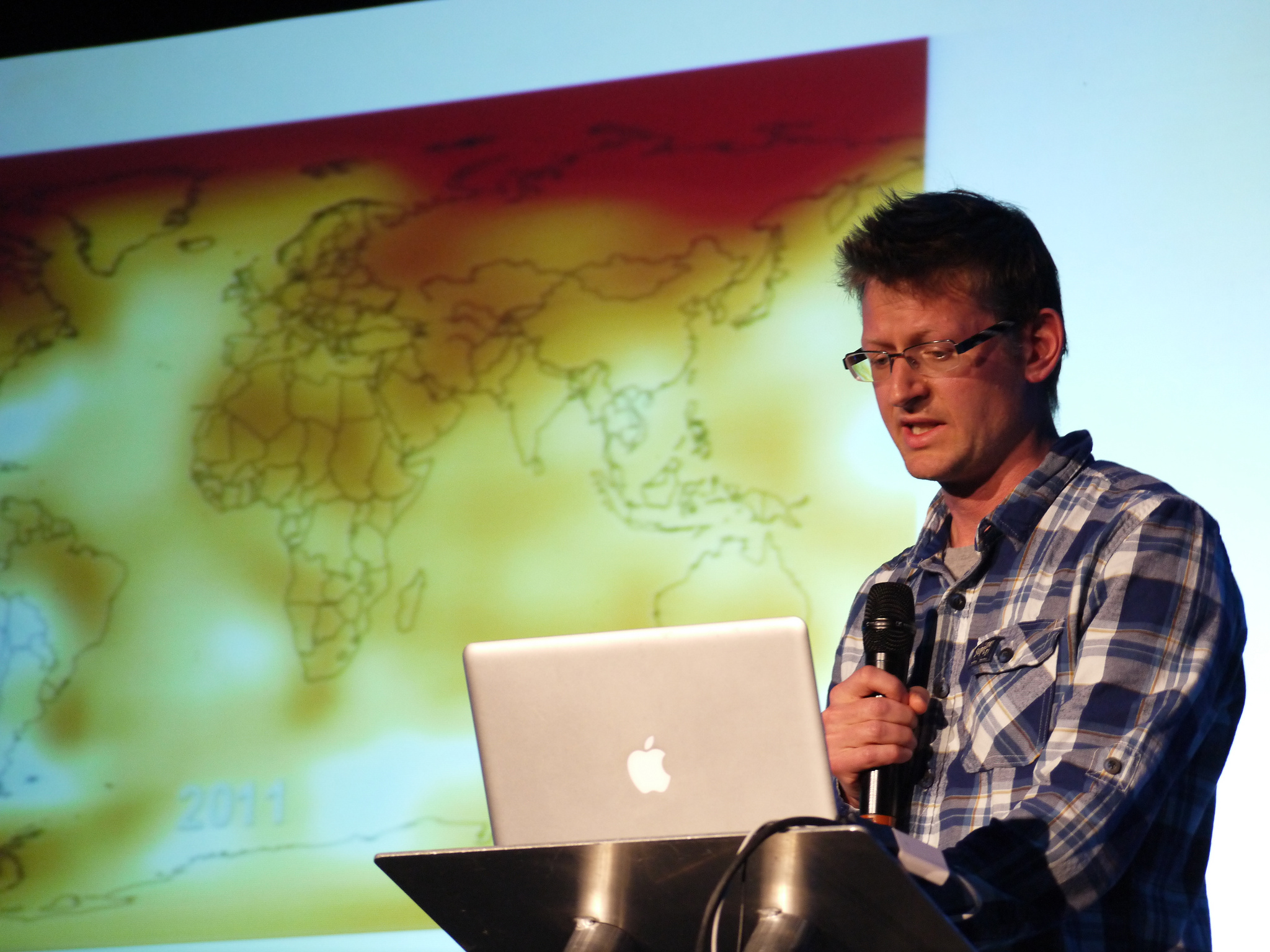 Mark Lynas presenting at the 2013 QED conference in 2013. Credit: Flickr user zooterkin. A new APPC study shows conversion messages can influence public attitudes toward genetically modified (GM) foods.